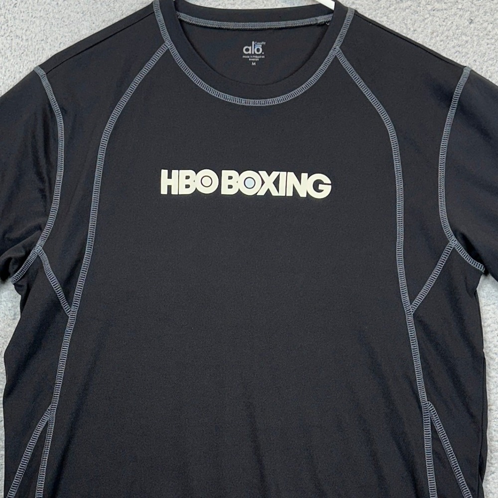 Alo Sport T-Shirt Mens Medium Black HBO Boxing CoolFit Performance Tee Athletic